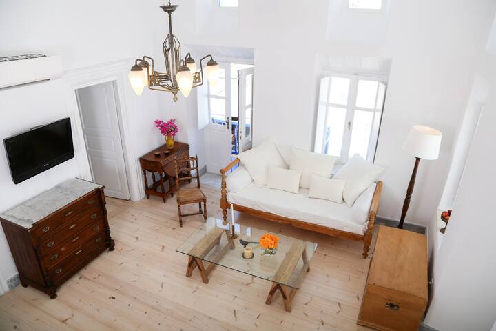 Experience Mykonos form a landmark location. gallery image 3