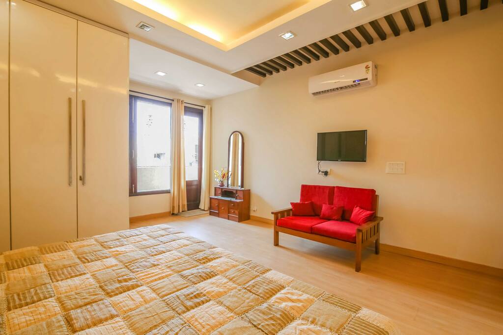 Master bedroom - another view