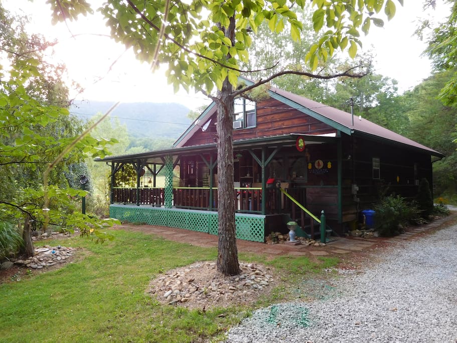 English Mountain Cottage Cottages for Rent in Newport, Tennessee
