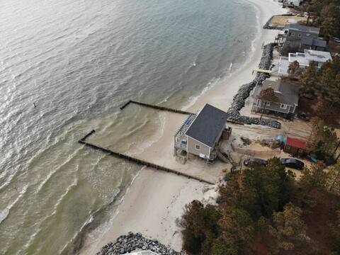 Modern Beachfront Cottage with Endless Bay Views