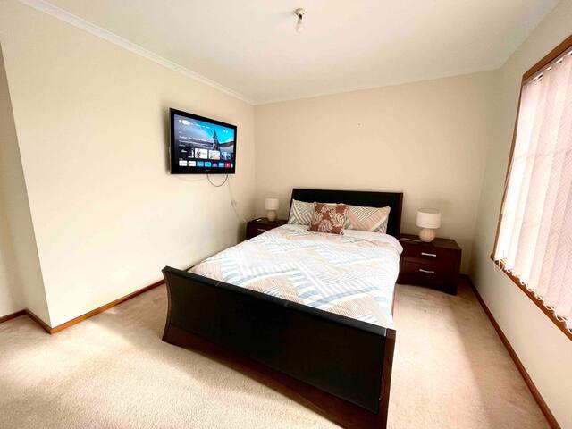 Kallara House – Awesome Movie Room! gallery image 4