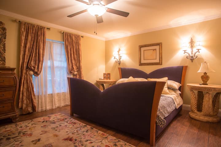 キングサイズのベッドルーム2