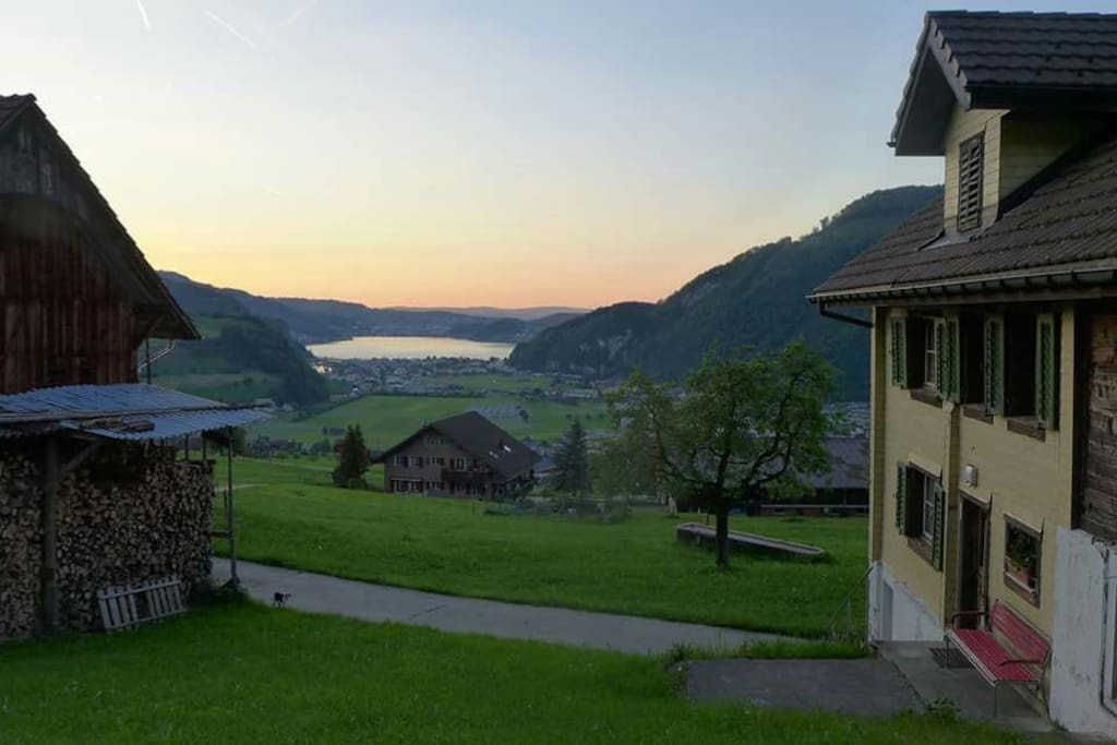Abendrot neben dem Haus