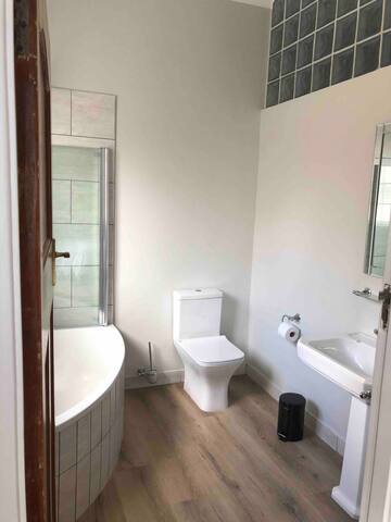 Insatiable Guest House with spectacular views gallery image 5