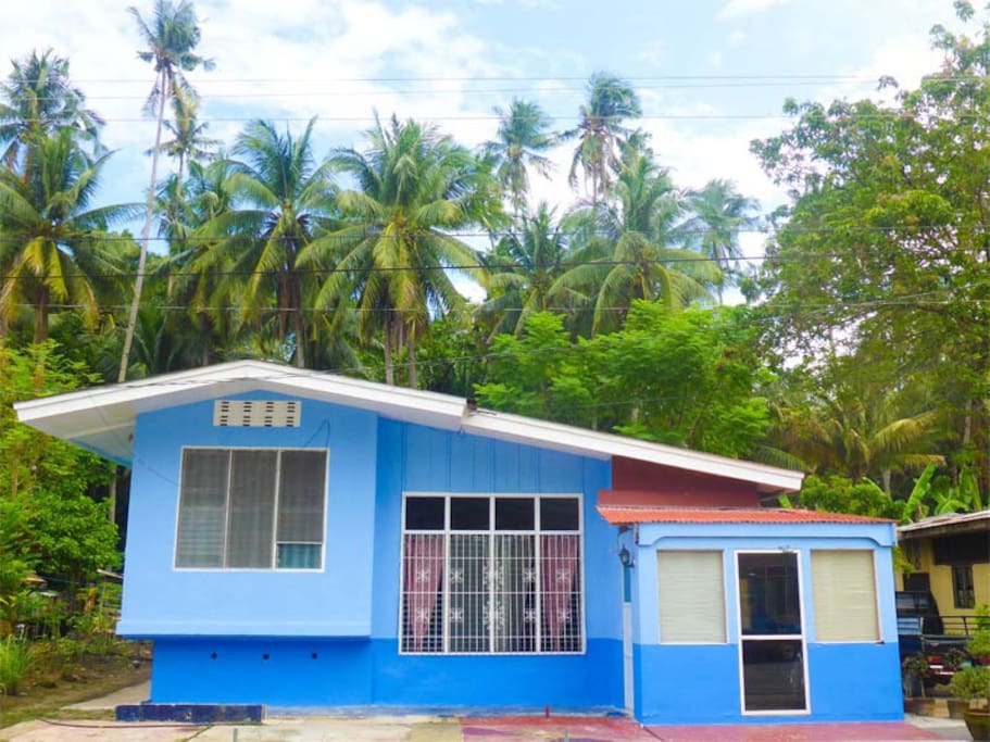 House 2min away from the beach and directly next to the big fresh water pools of Capilay