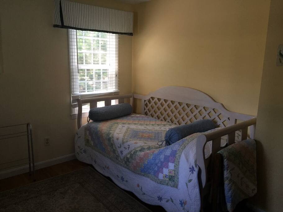 third bedroom, day bed with pop up twin trundle
