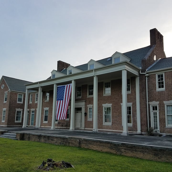 Patterson Mansion monthly stay discounts. Castles for Rent in