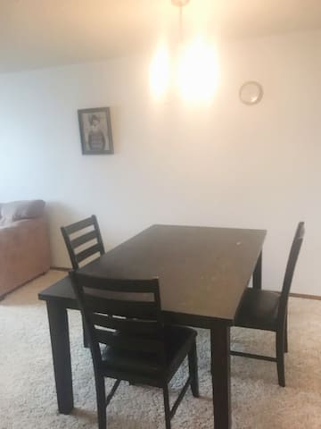 Hazen 2 bd, 1 ba fully furnished with kitchen