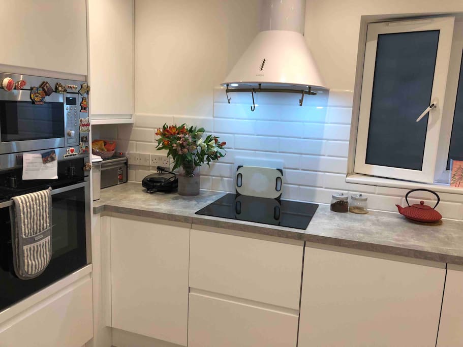 Fully fitted kitchen