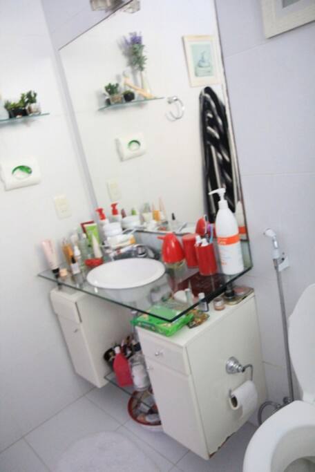 Suite 1 - Bathroom
