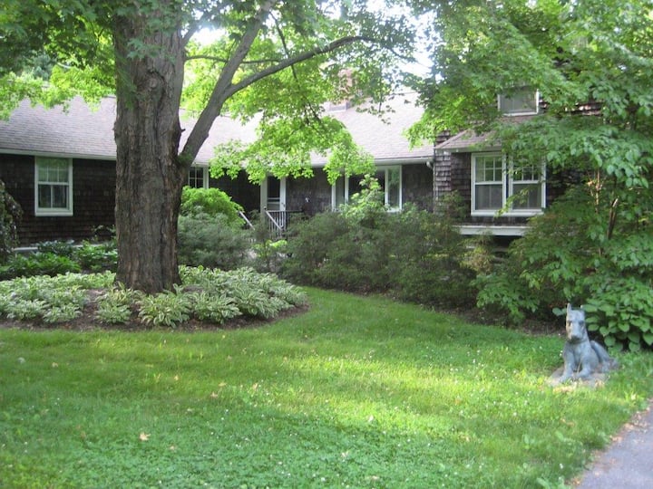 Historic home with magnificent property Houses for Rent in Hyde Park