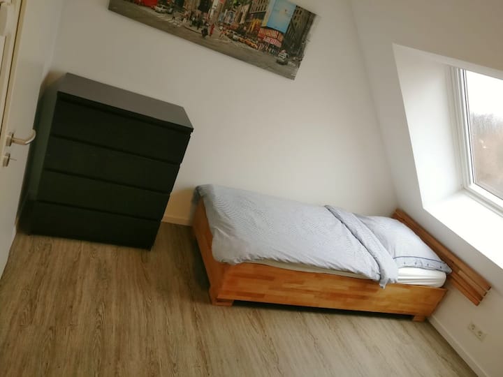 غرفة النوم 2