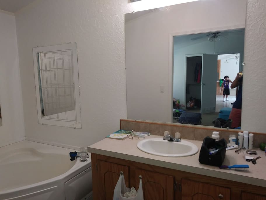 Jacuzzi style bath. suite
