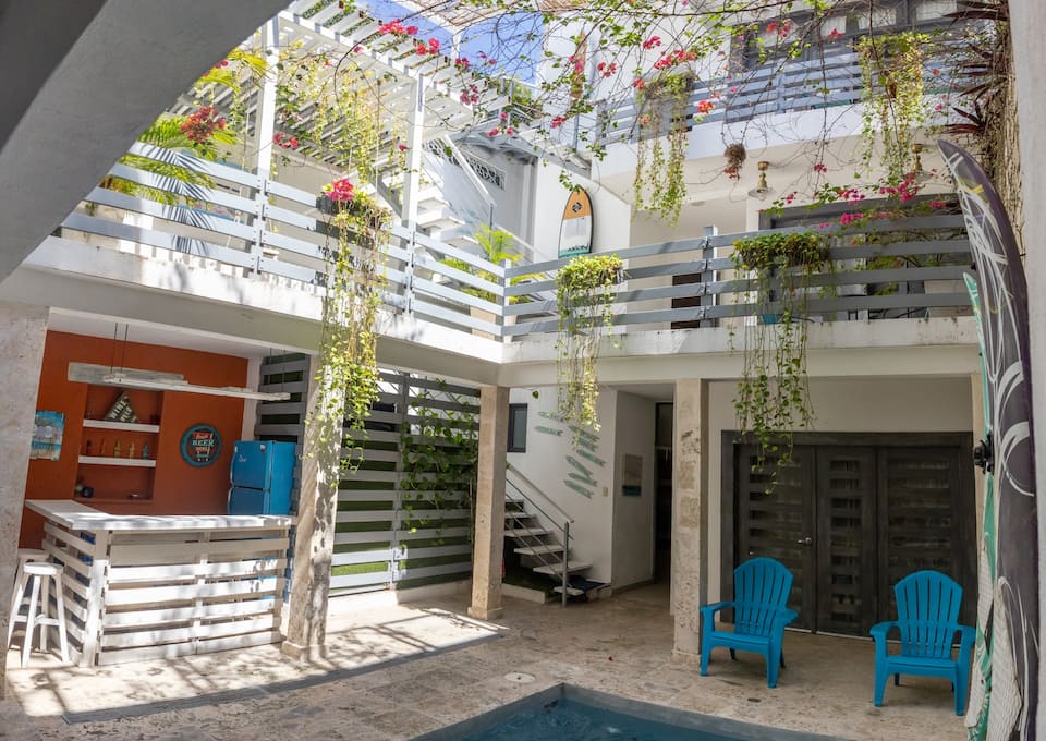 Top-earning Airbnb listing in Santo Domingo, 9 bedrooms