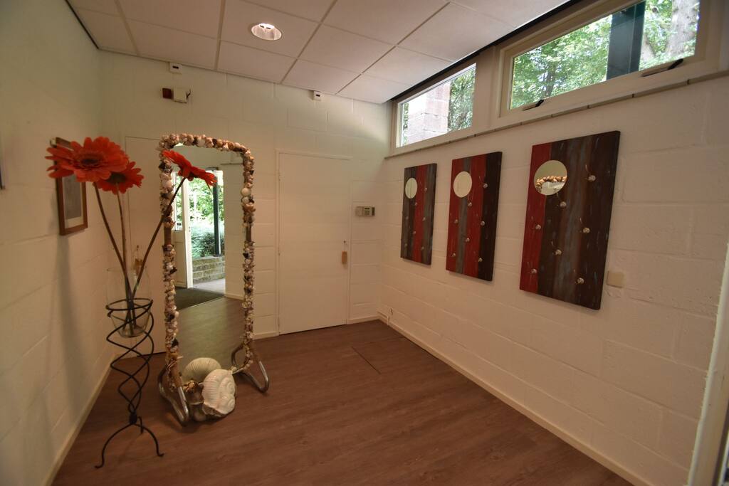 Entrance / Reception