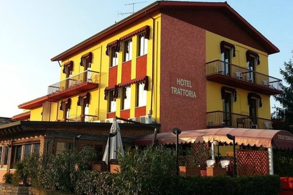 Ieri Albergo oggi Pensione, rinnovato, la gestione torna alla famiglia Tiraboschi.