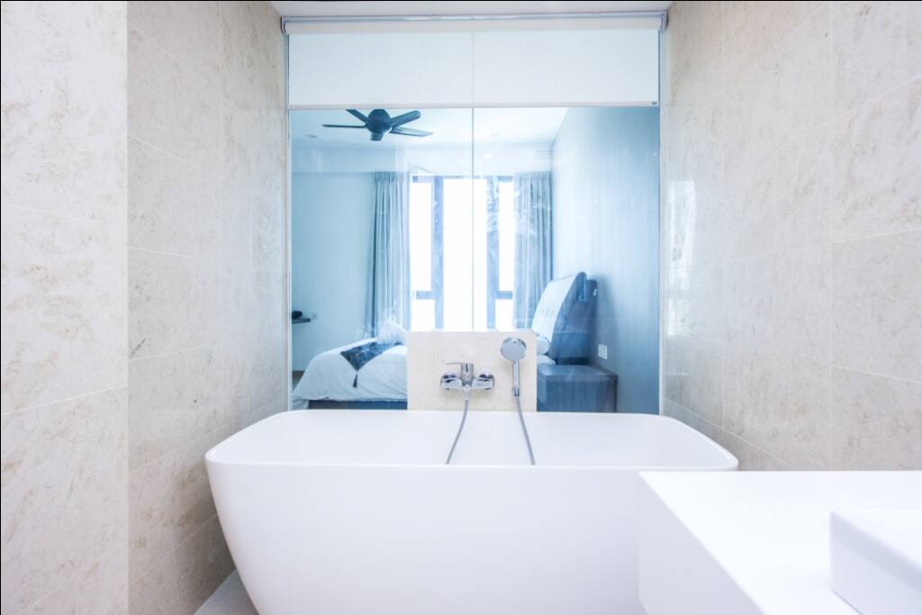 masterbed bathroom