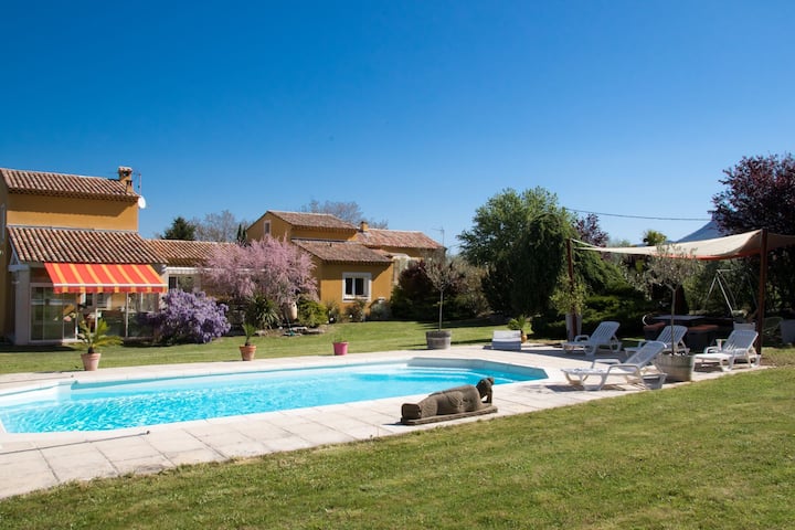 GITE LA MAOU BRUSTIADE - Houses for Rent in Trets, France - Airbnb