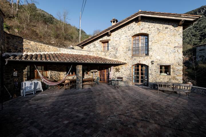 Xalet Mas La Cabanya de Beget gallery image 3