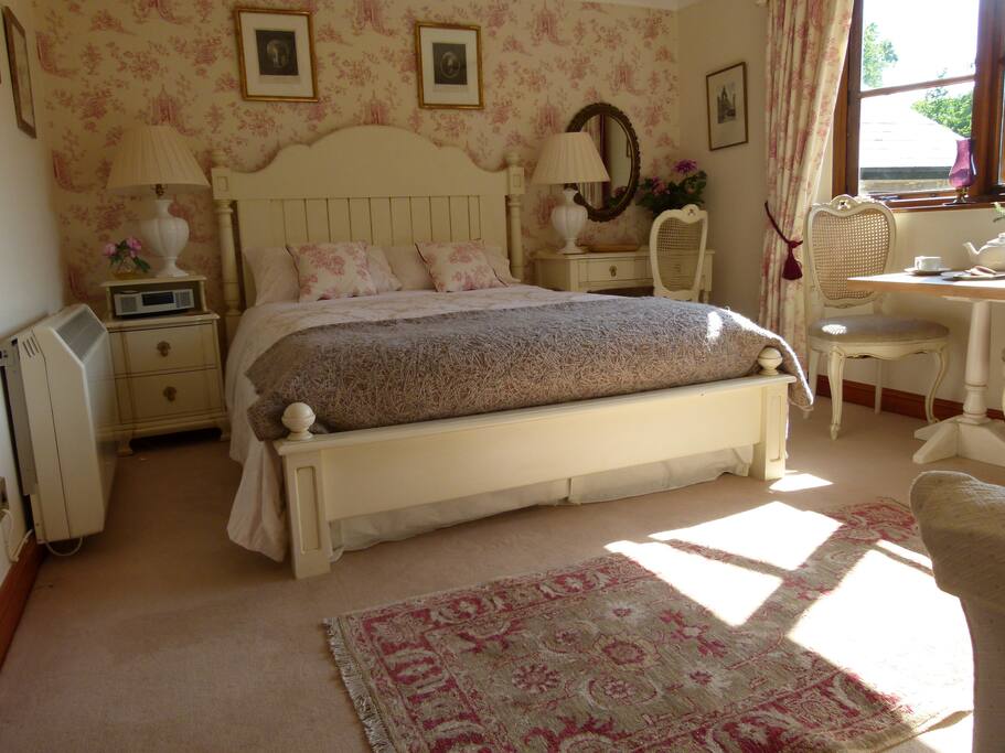 The beautifully furnished living area..