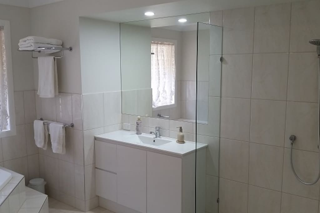 King Ensuite