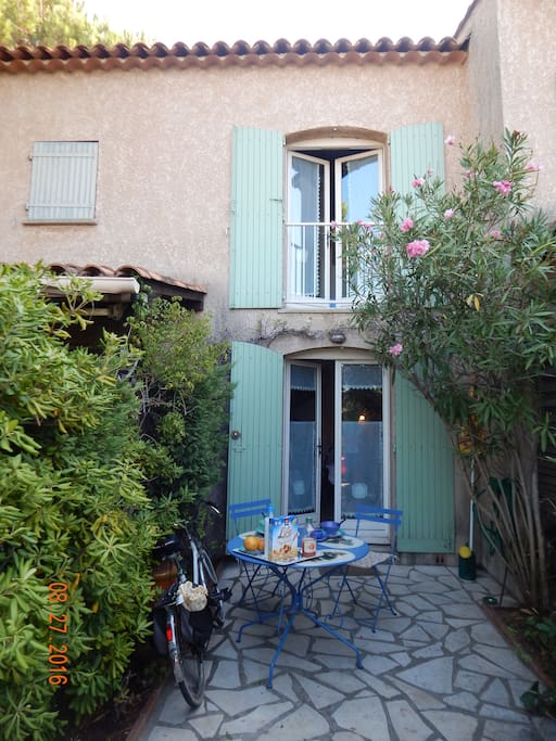 Entrée Mazet avec jardin privatif de 19m²