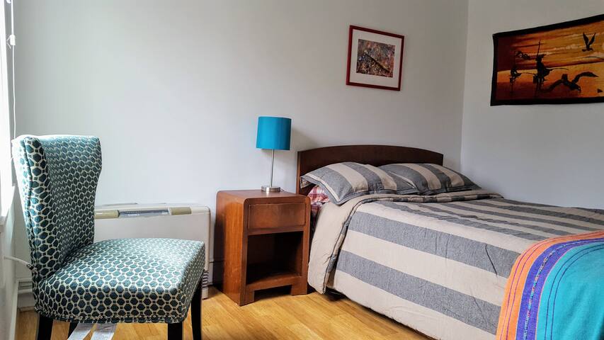 Cozy Old North End Studio