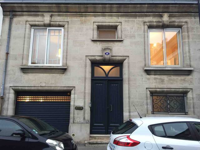 Maison style 50’s, 150 m2, jardin, piscine. gallery image 2