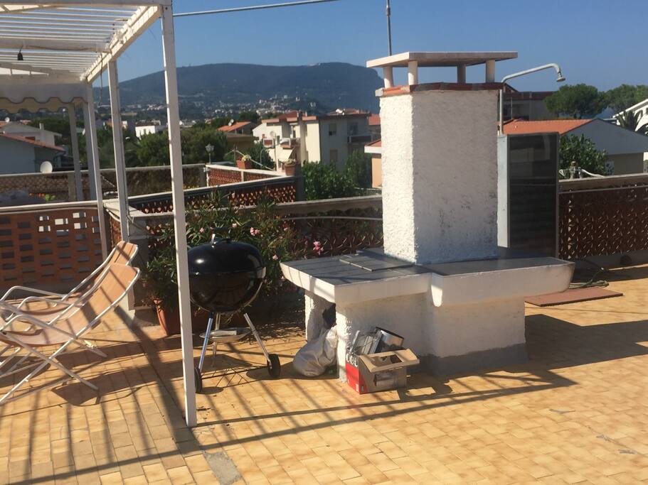 Balcone con barbecue