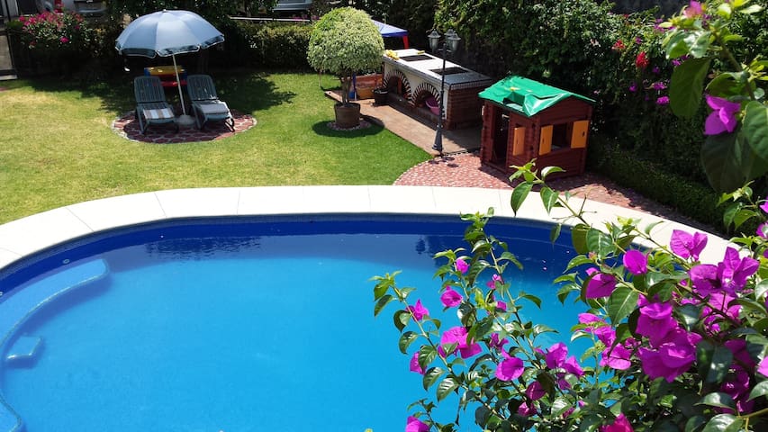Precioso Bungalito, alberca, B&B