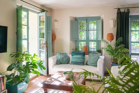 Beautiful Ronda villa with pool and pool table