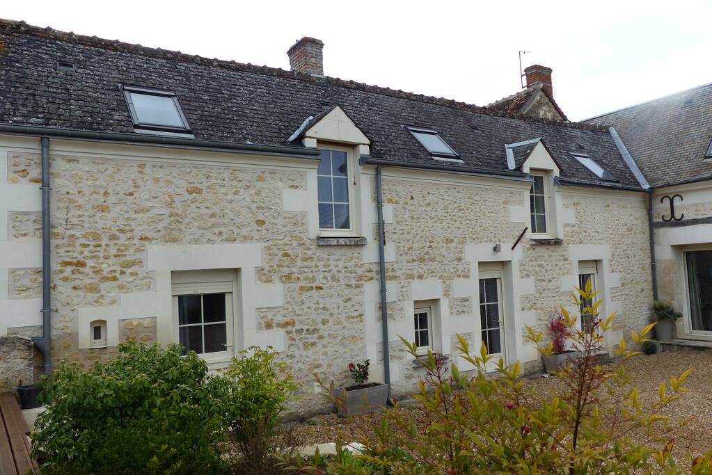 Aile de notre maison réservée à votre accueil.