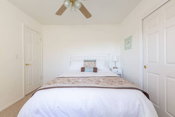 Private Pismo Beach Room & Bath