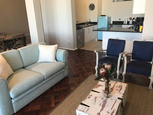 Upscale Beachfront Surfer’s Pad on Surfer’s Corner gallery image 4