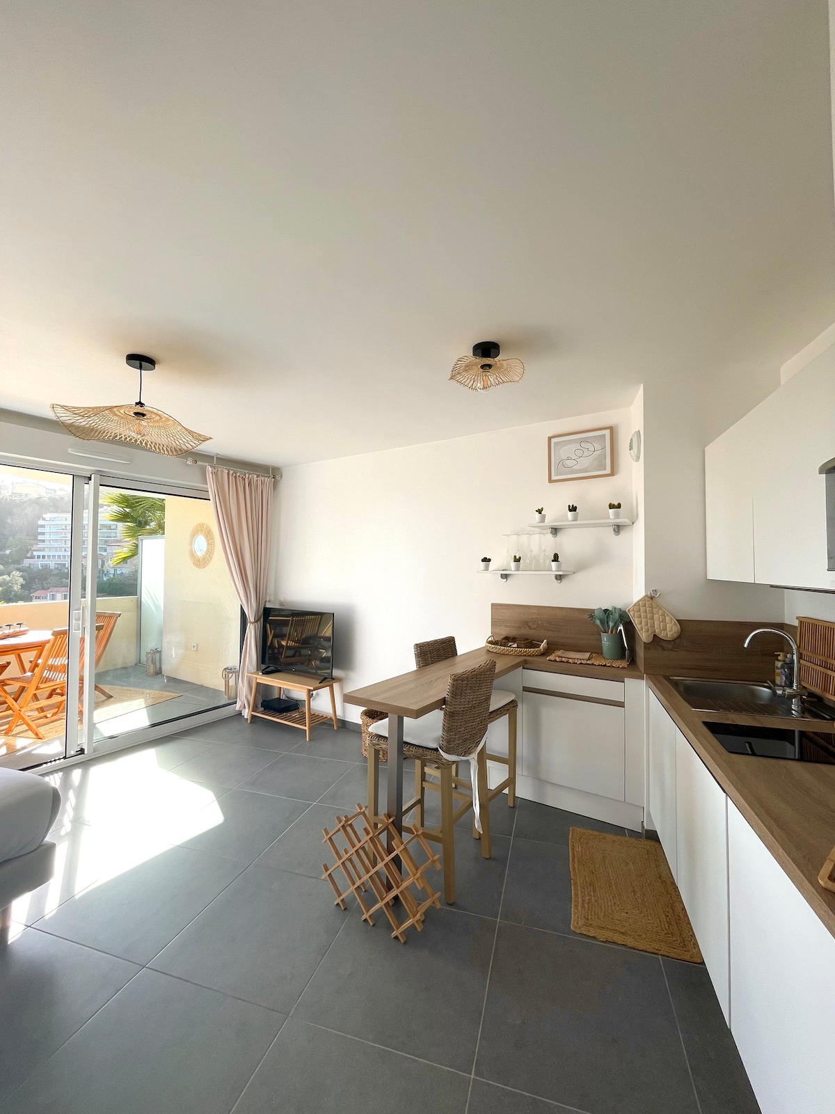 Top Airbnb: Luxurious Studio Border Monaco ~ Swimming Pool – Parking in Beausoleil