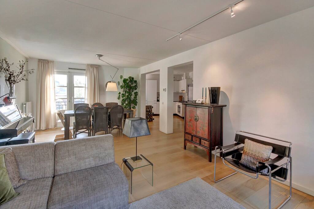 Open plan living/dining area with fully equiped kitchen.
