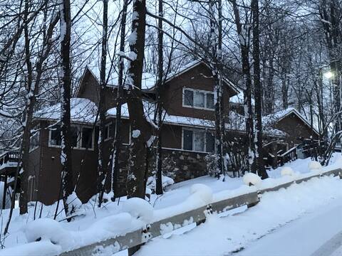 Luxury Retreat in mountains Blow out rates