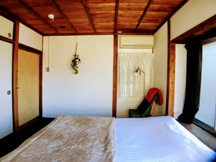 寝室/部屋3 ：ダブルベッドで最大2名様までお休みいただけます。