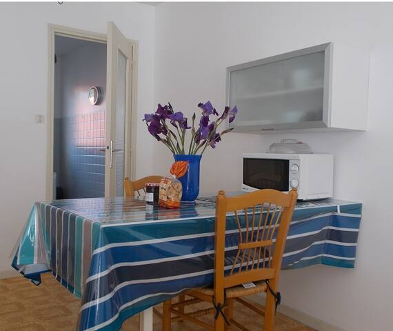 T1bis 2/3 pers Amélie : cure, nature, mer, Espagne