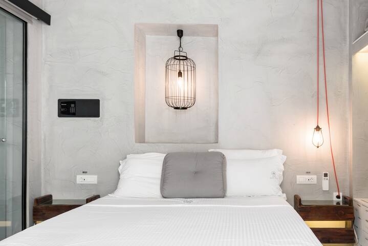 Traditional Lindos Shore Summer Villa With Jacuzzi gallery image 2