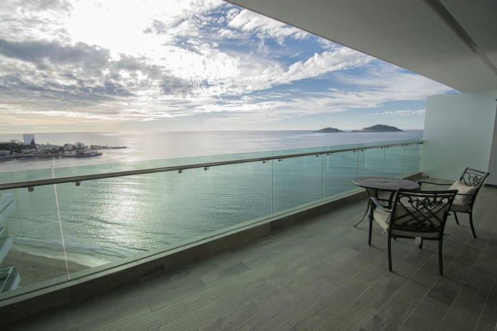 Malecon Location Torre Eme #1501 With Pool - Mazatlán