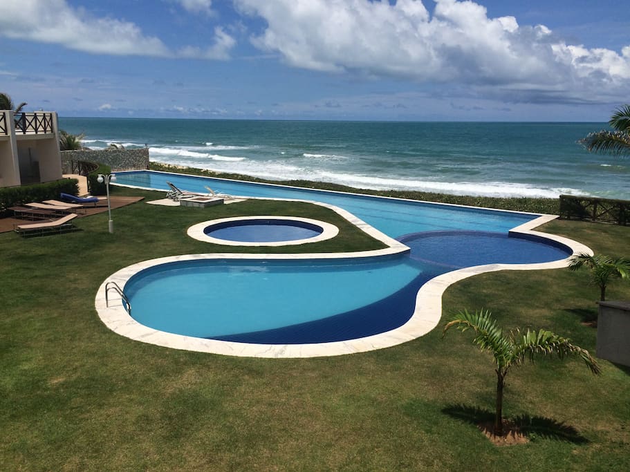 Pool area and the sea