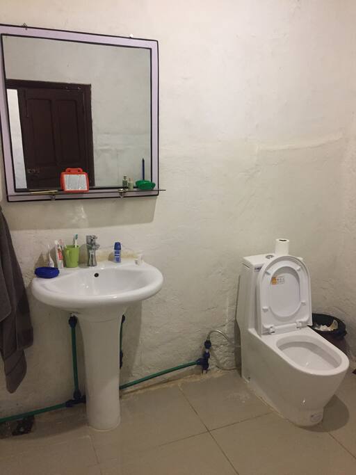 Bath room (has hot water)