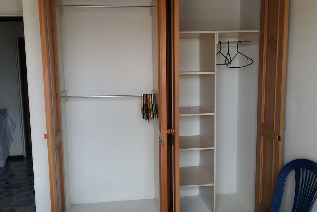 Closet / Closet
