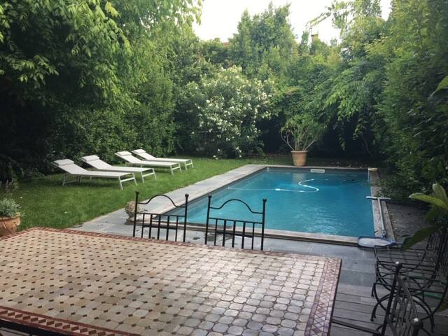 Très belle maison “la campagne à la ville” gallery image 2