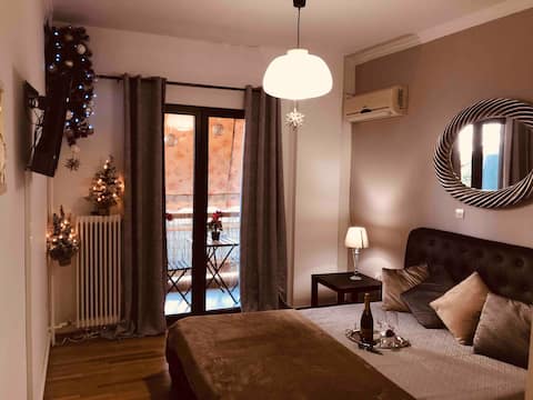 Top Airbnb: ATHENS STUDIO ACROPOLIS KERAMEIKOS. CHRISTMAS ATH. in ΚΕΡΑΜΕΙΚΟΣ