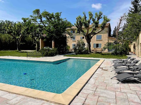 Mas en Provence, large swimming pool