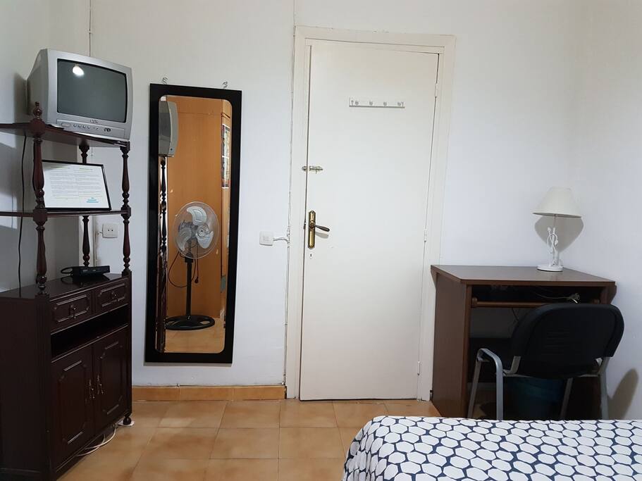 habitación/ bedroom