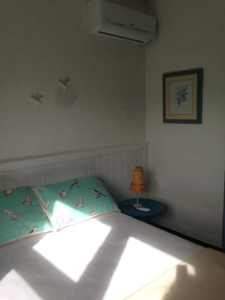 En la planta baja - Suite 2 Aire acondicionado 
Ventilador de techo  