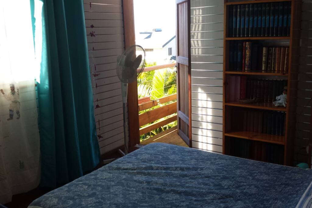 chambre 1 avec salle de bain et porte privatif